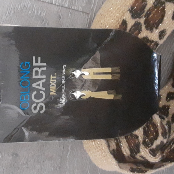 Mixit Oblong Animal Print Scarf - Picture 8 of 11